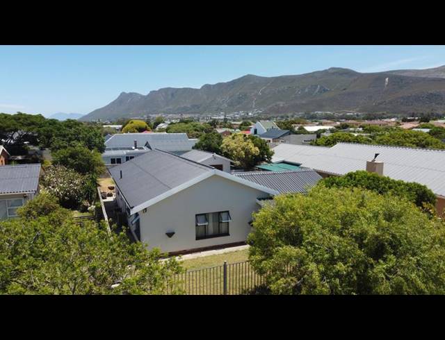 3 BEDROOM HOUSE FOR SALE IN SANDBAAI